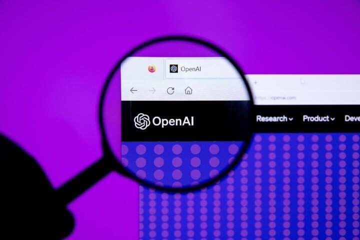 OpenAI đang thực hiện nhiều động thái nhằm tái cấu trúc thành. (Nguồn: TheVerge)