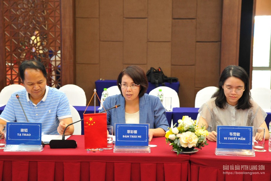 Bà Đàm Thái Mi, Phó Thị trưởng Chính quyền Nhân dân thị Bằng Tường, Trung Quốc phát biểu tại buổi hội đàm