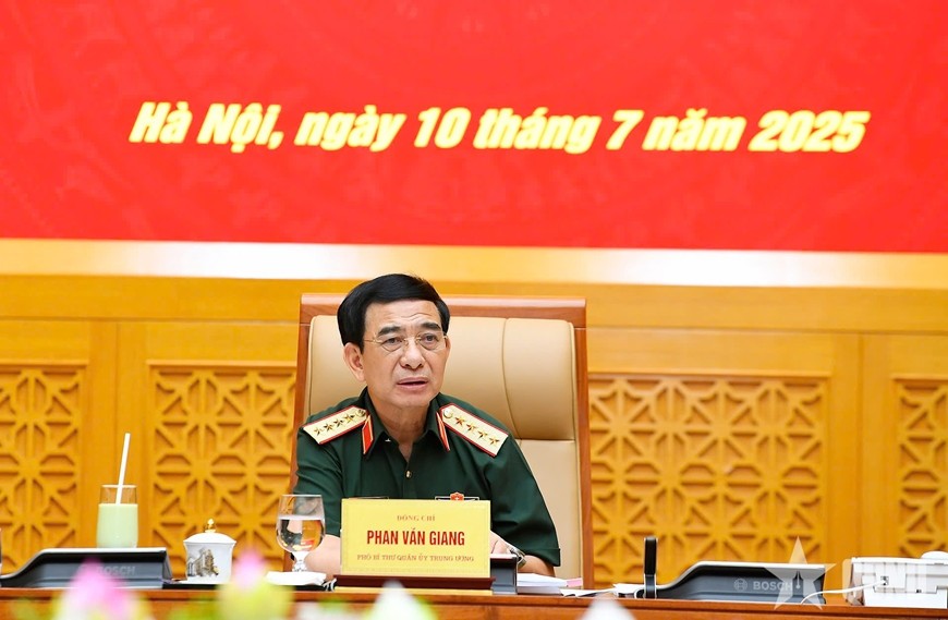 Đại tướng Phan Văn Giang chủ trì Hội nghị Thường vụ Quân ủy Trung ương.