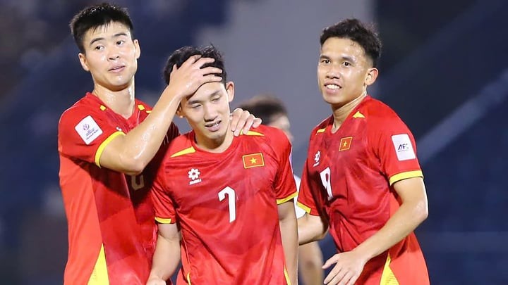Đội tuyển Việt Nam bị trừ điểm nặng sau trận thua Malaysia.