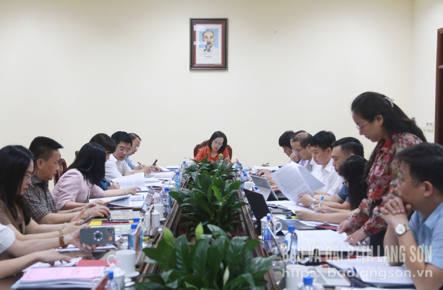 Các đại biểu dự họp