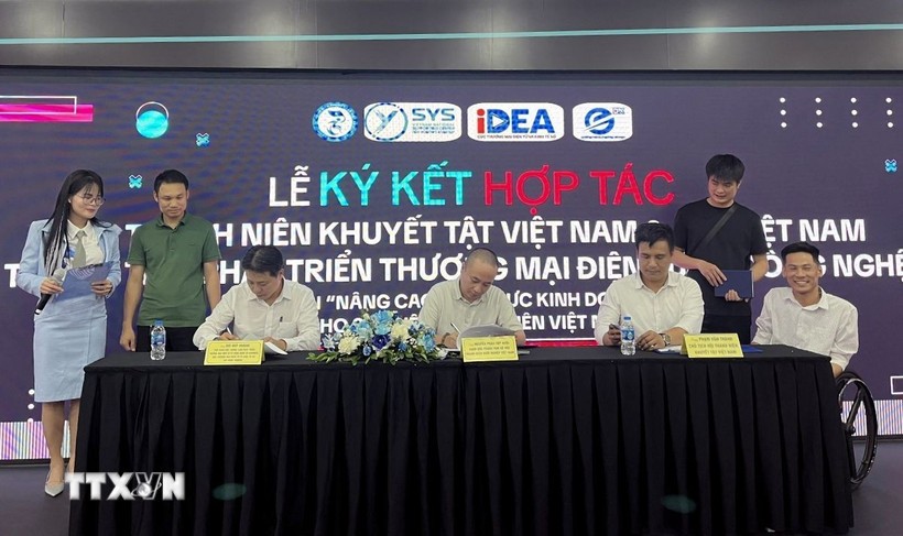 Quang cảnh lễ ký kết. (Ảnh: TTXVN phát)