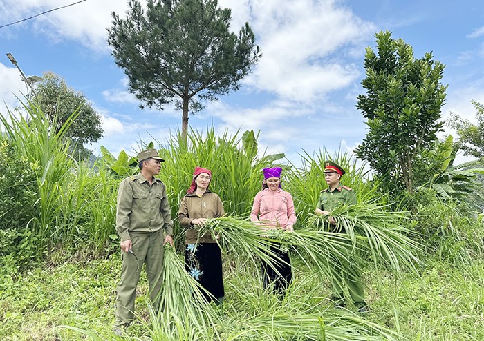 Những “cánh tay nối dài” góp phần giữ bình yên bản làng Sơn La.