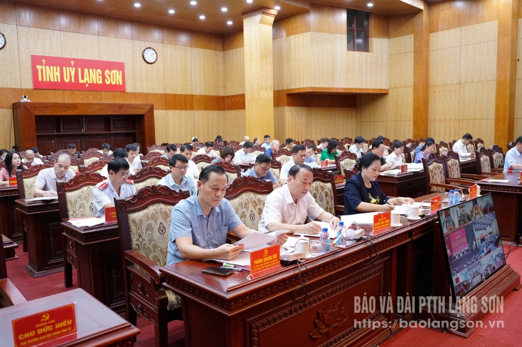 Các đại biểu dự hội nghị
