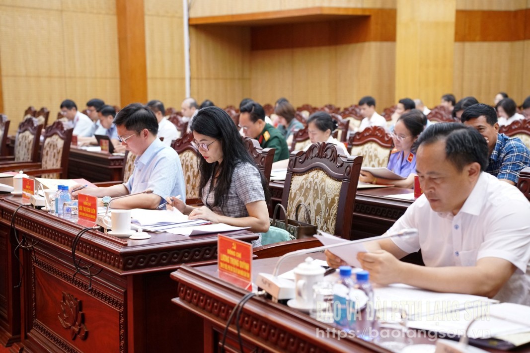 Các đại biểu dự hội nghị