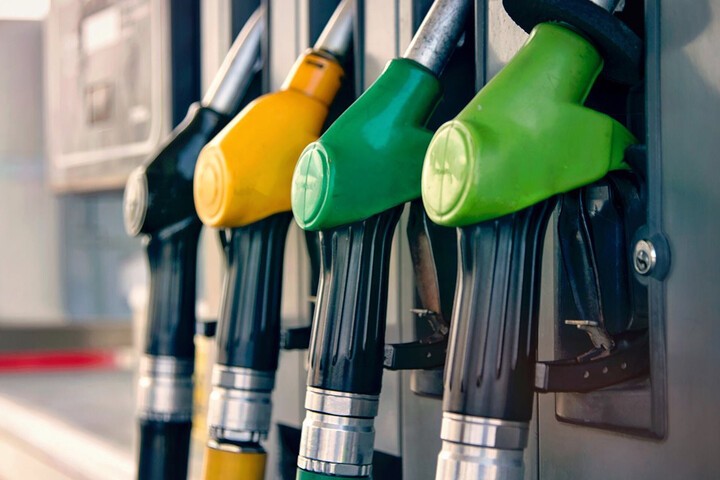 Giá xăng dầu đi xuống. (Ảnh: Whichcar).