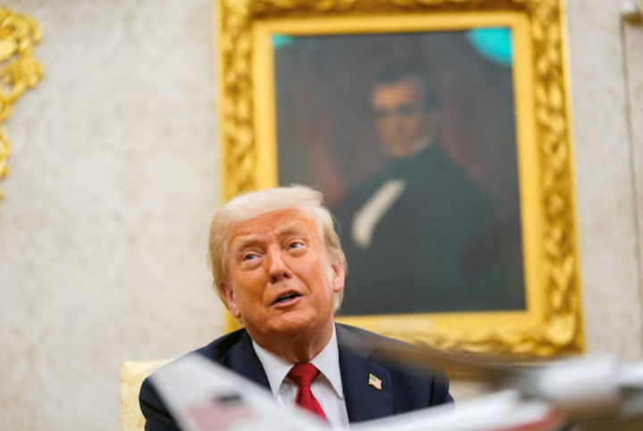 Tổng thống Donald Trump tại Phòng Bầu dục. (Ảnh: Reuters)