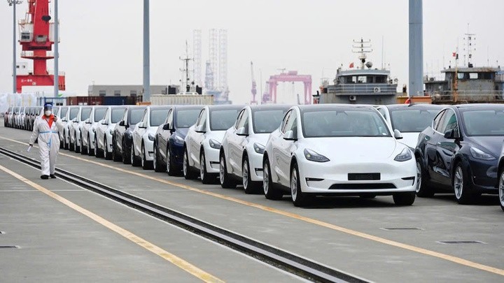 Kế hoạch chuyển đổi xe xăng sang xe điện được nhiều nước lớn trên thế giới thực hiện từ lâu.