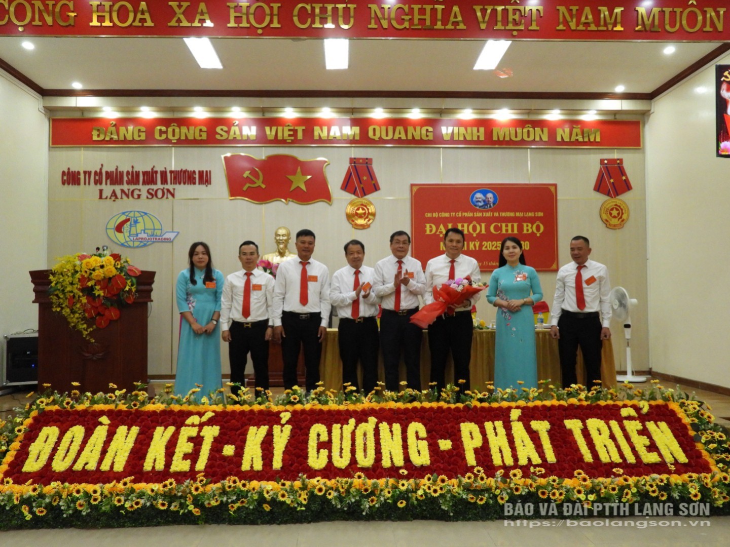 Ban chấp hành chi bộ nhiệm kỳ 2025-2030 ra mắt Đại hội