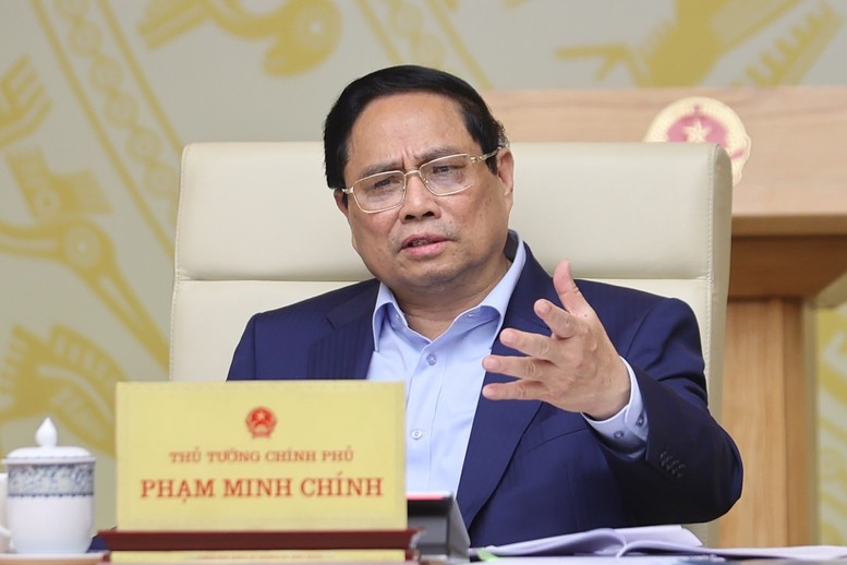 Thủ tướng yêu cầu Bộ Tài chính, Văn phòng Chính phủ khẩn trương tổng hợp, tiếp thu các ý kiến đóng góp, để sớm hoàn thiện, trình ban hành Nghị quyết của Chính phủ để điều chỉnh, giao mục tiêu tăng trưởng quý III, quý IV và 6 tháng cuối năm của cả nước, từng địa phương, ngành, lĩnh vực - Ảnh: VGP/Nhật Bắc