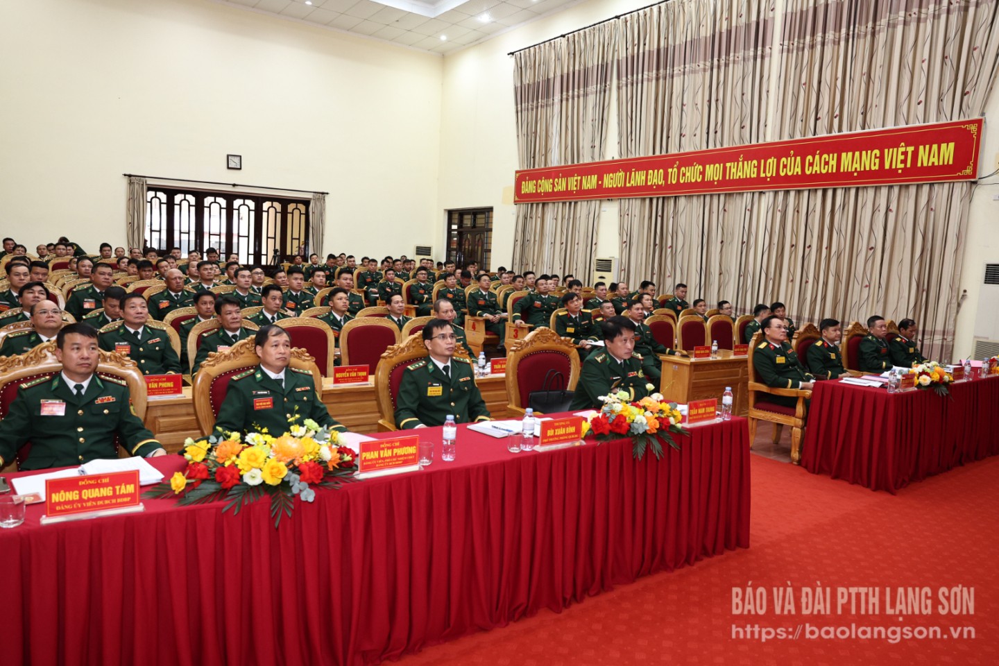 Các đại biểu dự đại hội