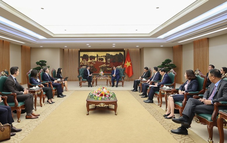Ông Gerald Toledano khẳng định FTSE Russell cam kết tiếp tục đồng hành, hỗ trợ trong quá trình nâng hạng thị trường chứng khoán Việt Nam từ cận biên lên mới nổi - Ảnh: VGP/Nhật Bắc