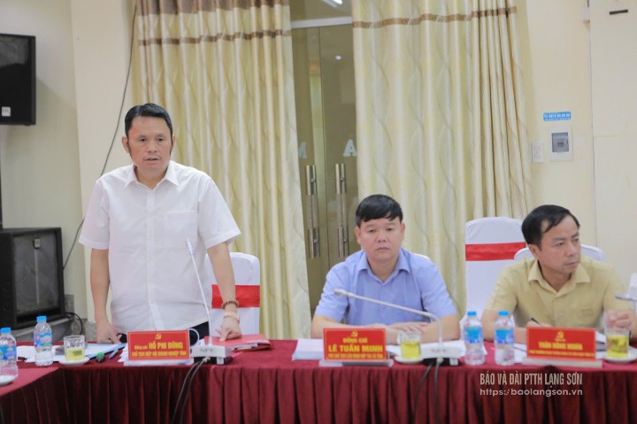 Ông Hồ Phi Dũng, Chủ tịch Hiệp hội Doanh nghiệp tỉnh phát biểu góp ý tại hội nghị