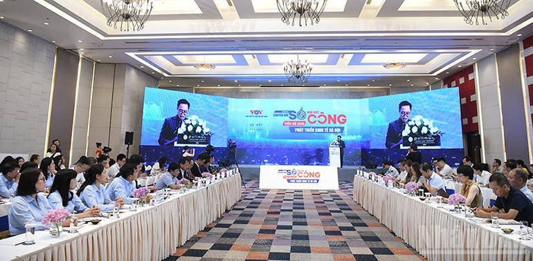 Quang cảnh Diễn đàn.