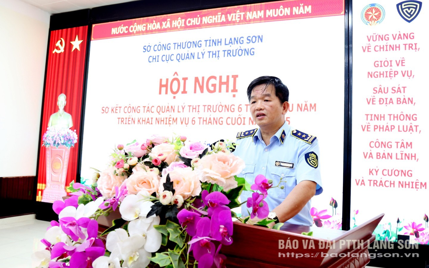 Lãnh đạo Chi cục QLTT tỉnh Lạng Sơn phát biểu tại hội nghị sơ kết