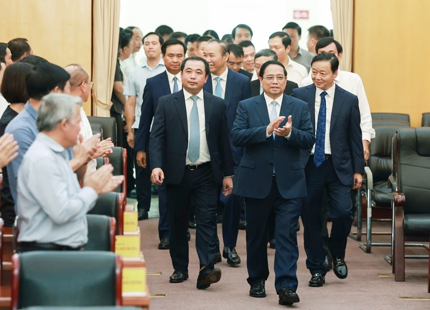 Thủ tướng Chính phủ Phạm Minh Chính và các đại biểu đến dự Lễ công bố quyết định về công tác cán bộ tại Bộ Nông nghiệp và Môi trường. Ảnh: MAI PHƯƠNG