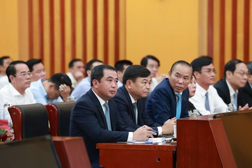 Các đại biểu tham dự Lễ công bố Quyết định của Thủ tướng Chính phủ về công tác cán bộ tại Bộ Nông nghiệp và Môi trường. 