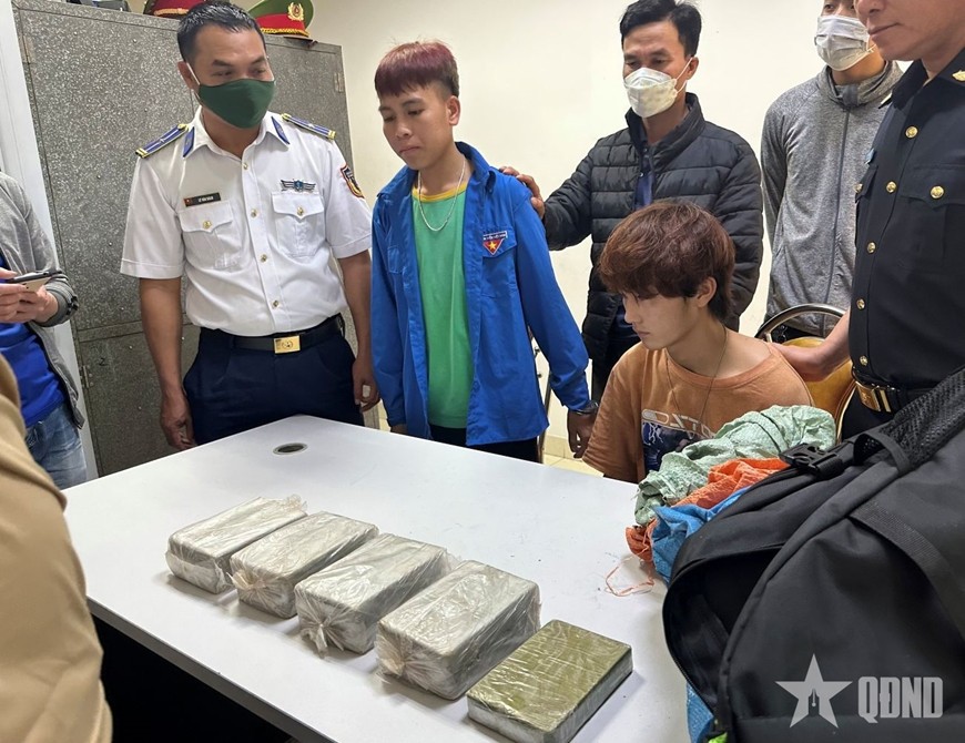 Phá đường dây vận chuyển 9 bánh heroin từ Điện Biên xuống khu vực cảng, biển Hải Phòng tiêu thụ. 
