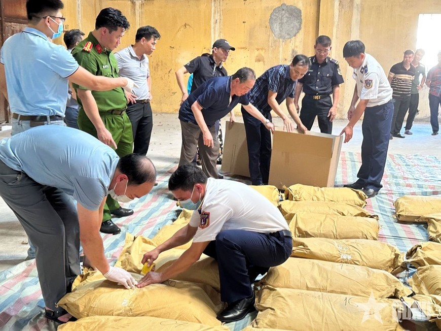 Phối hợp các đơn vị nghiệp vụ Bộ Công an phá chuyên án 103H thu giữ 1,3 tấn ma túy tổng hợp (loại ketamine). 