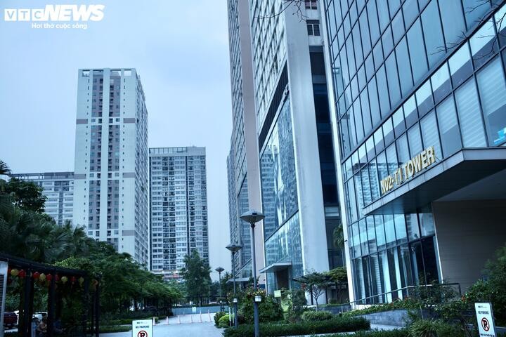 Giá nhà liên tục tăng cao khiến nhiều người phải vay ngân hàng tiền mua. (Ảnh minh họa: Minh Đức)