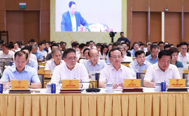 Lãnh đạo các bộ, ngành, các thành viên Ban Chỉ đạo; đại diện một số doanh nghiệp, tập đoàn khoa học công nghệ dự phiên họp - Ảnh: VGP/Nhật Bắc