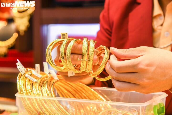 Giá vàng trong nước sẽ tiếp tục ổn định. (Ảnh: Công Hiếu)