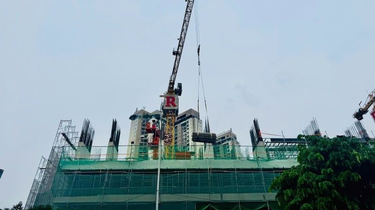 Chi phí xây dựng gia tăng, doanh nghiệp chịu nhiều áp lực nhưng vẫn duy trì đà phát triển. (Ảnh: HNV)