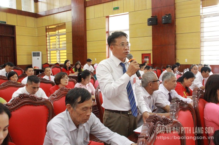 Đại biểu phát biểu thảo luận tại đại hội