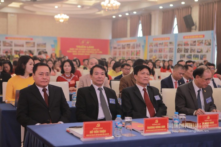 Các đại biểu dự đại hội