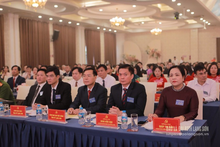Các đại biểu dự đại hội