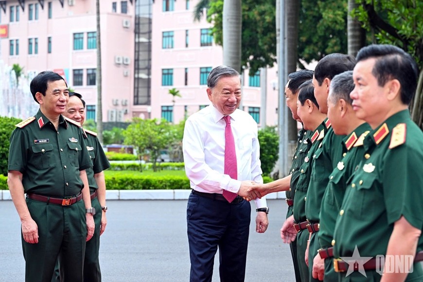  Lãnh đạo Quân ủy Trung ương, Bộ Quốc phòng và Tổng cục Chính trị đón Tổng Bí thư Tô Lâm, Bí thư Quân ủy Trung ương.