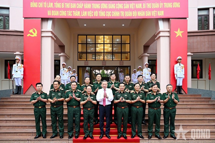  Tổng Bí thư Tô Lâm cùng lãnh đạo Quân ủy Trung ương, Bộ Quốc phòng, Tổng cục Chính trị.