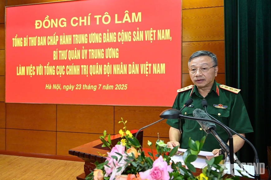  Thượng tướng Lê Quang Minh phát biểu tại buổi làm việc.