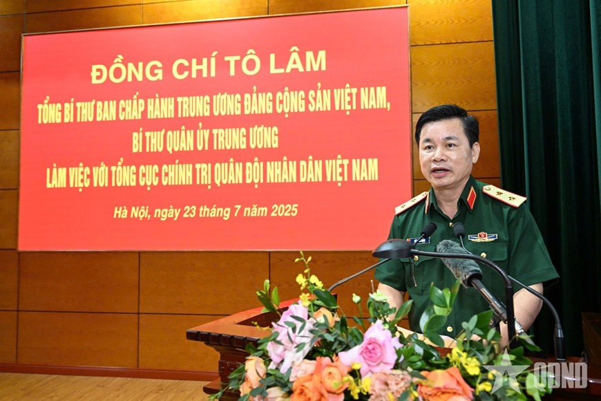  Trung tướng Đỗ Xuân Tụng phát biểu tại buổi làm việc.