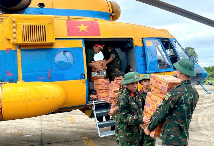Hai chuyến hàng đầu tiên đã đáp xã Tương Dương, sau đó quay về Vinh để tiếp tục cho chuyến mới
