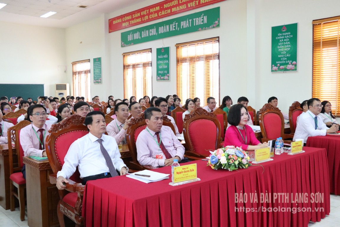 Các đại biểu dự đại hội