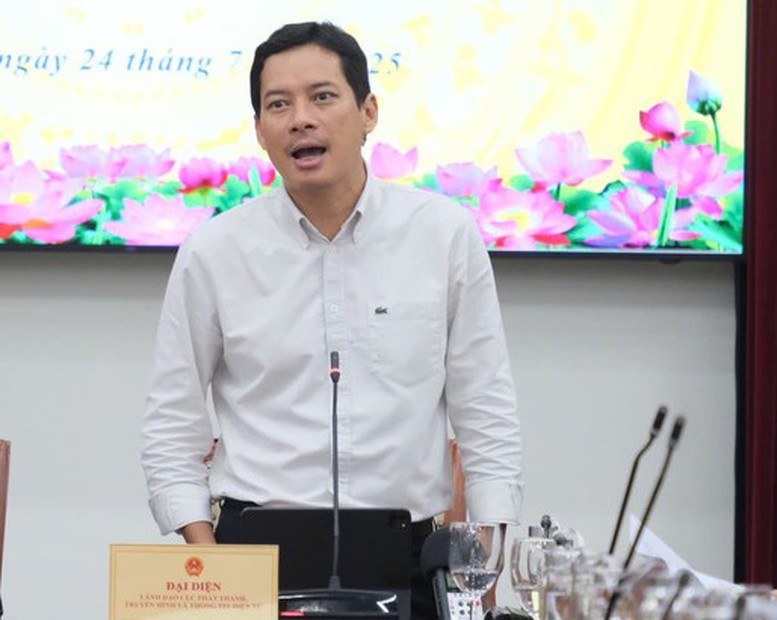 Cục trưởng Cục Phát thanh, Truyền hình và Thông tin điện tử (Bộ VHTTDL) Lê Quang Tự Do thông tin tại buổi họp báo.