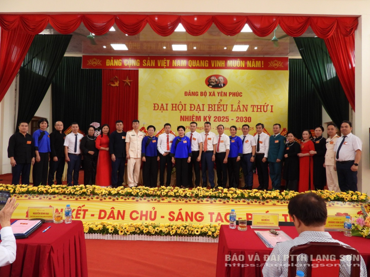 Ban chấp hành ra mắt đại hội