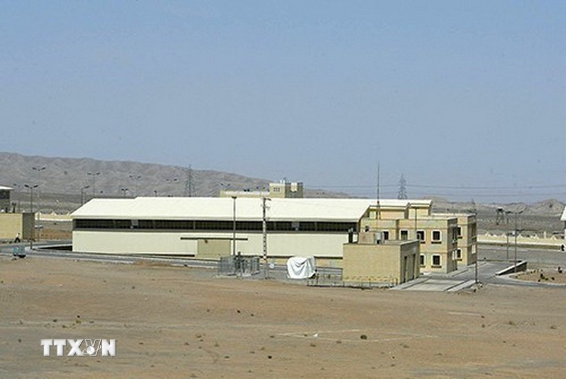 Bên ngoài cơ sở hạt nhân Natanz của Iran tháng 3/2005. Ảnh: Reuters/TTXVN