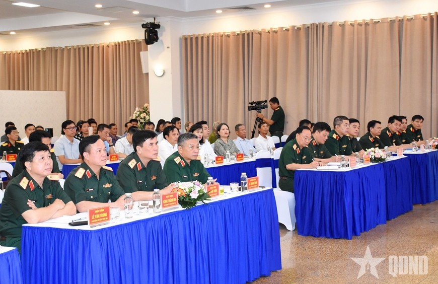 Các đại biểu dự hội nghị. 
