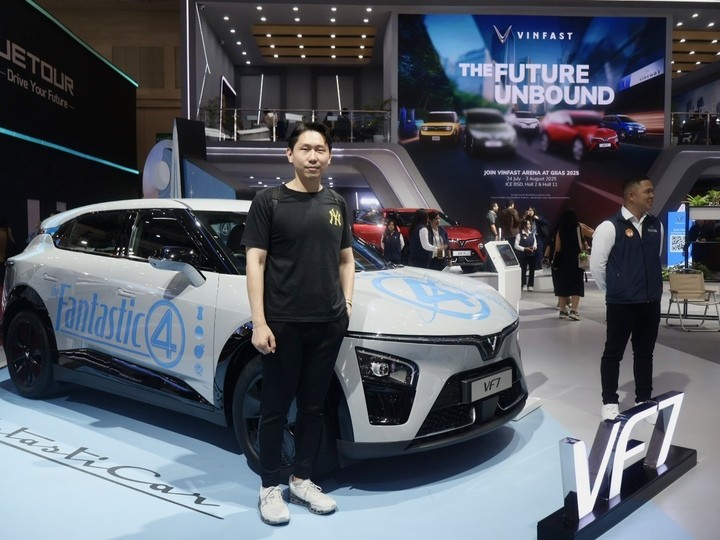 Anh Michael Yo ấn tượng với thiết kế đậm chất thể thao của VF 7