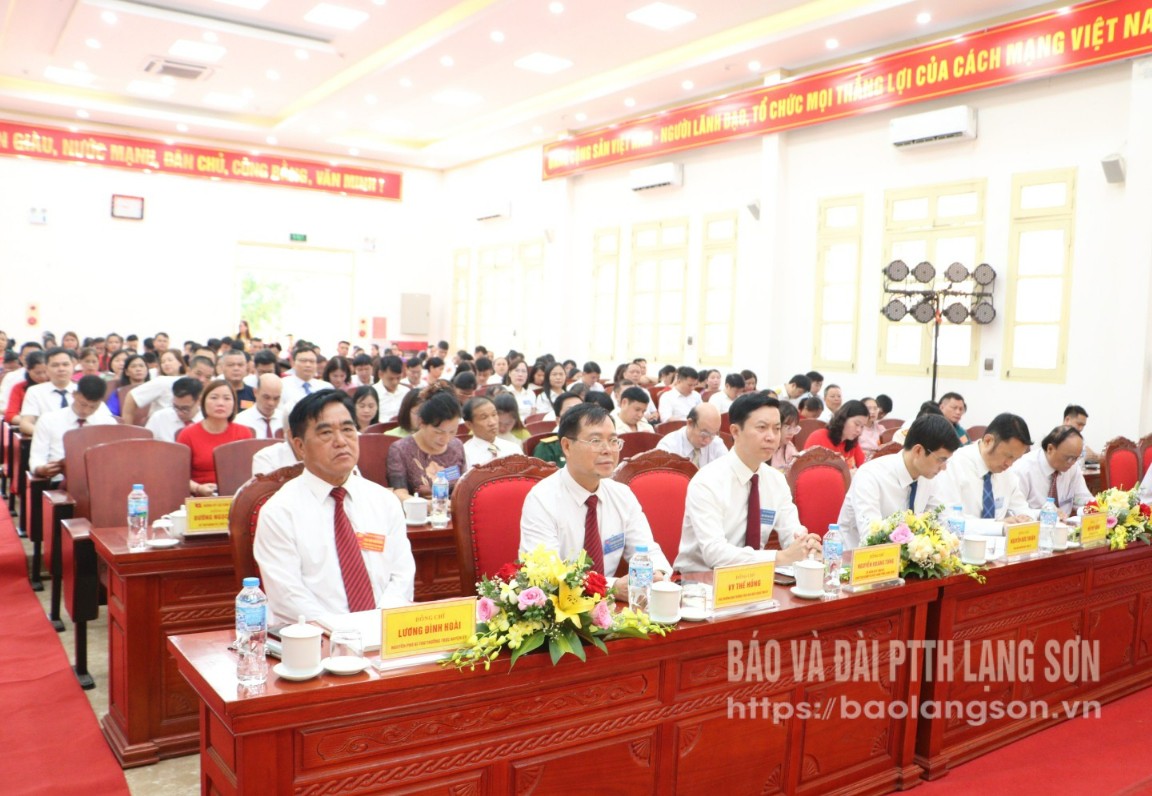 Các đại biểu dự đại hội