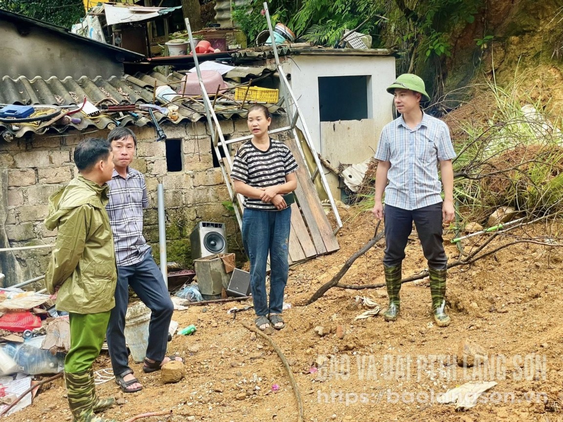 Lãnh đạo Đảng ủy phường Kỳ Lừa kiểm tra công tác ứng phó với bão số 3 trên địa bàn