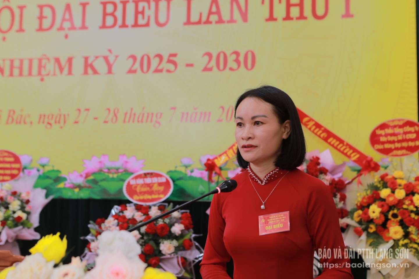Đồng chí Hoàng Hồng Điệp, Bí thư Đảng ủy xã Bắc Lợi phát biểu tại đại hội