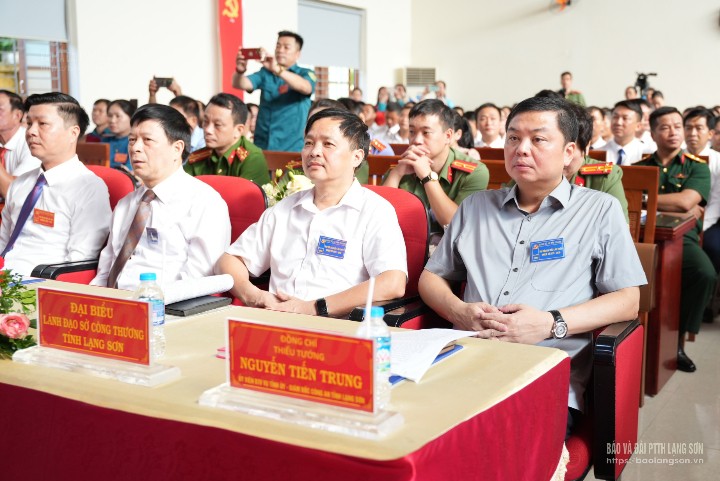 Các đại biểu dự đại hội