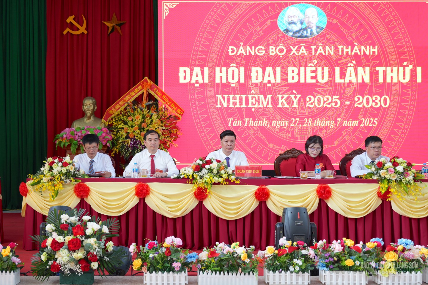 Đoàn Chủ tịch điều hành đại hội