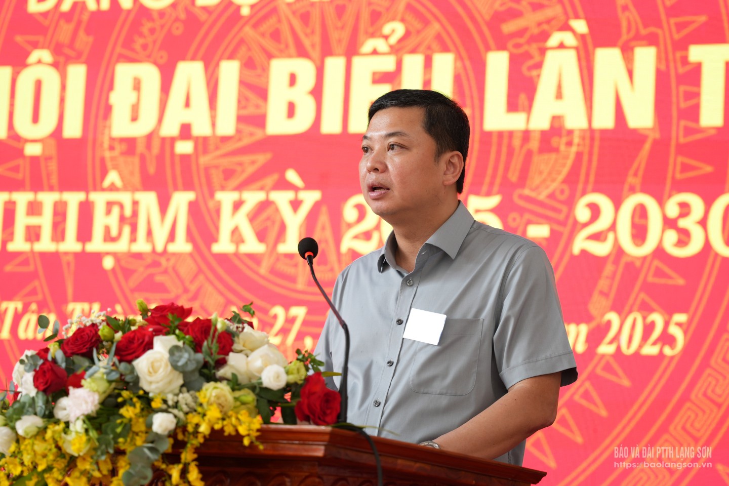 Thiếu tướng Nguyễn Tiến Trung, Ủy viên Ban Thường vụ Tỉnh ủy, Giám đốc Công an tỉnh phát biểu tại đại hội