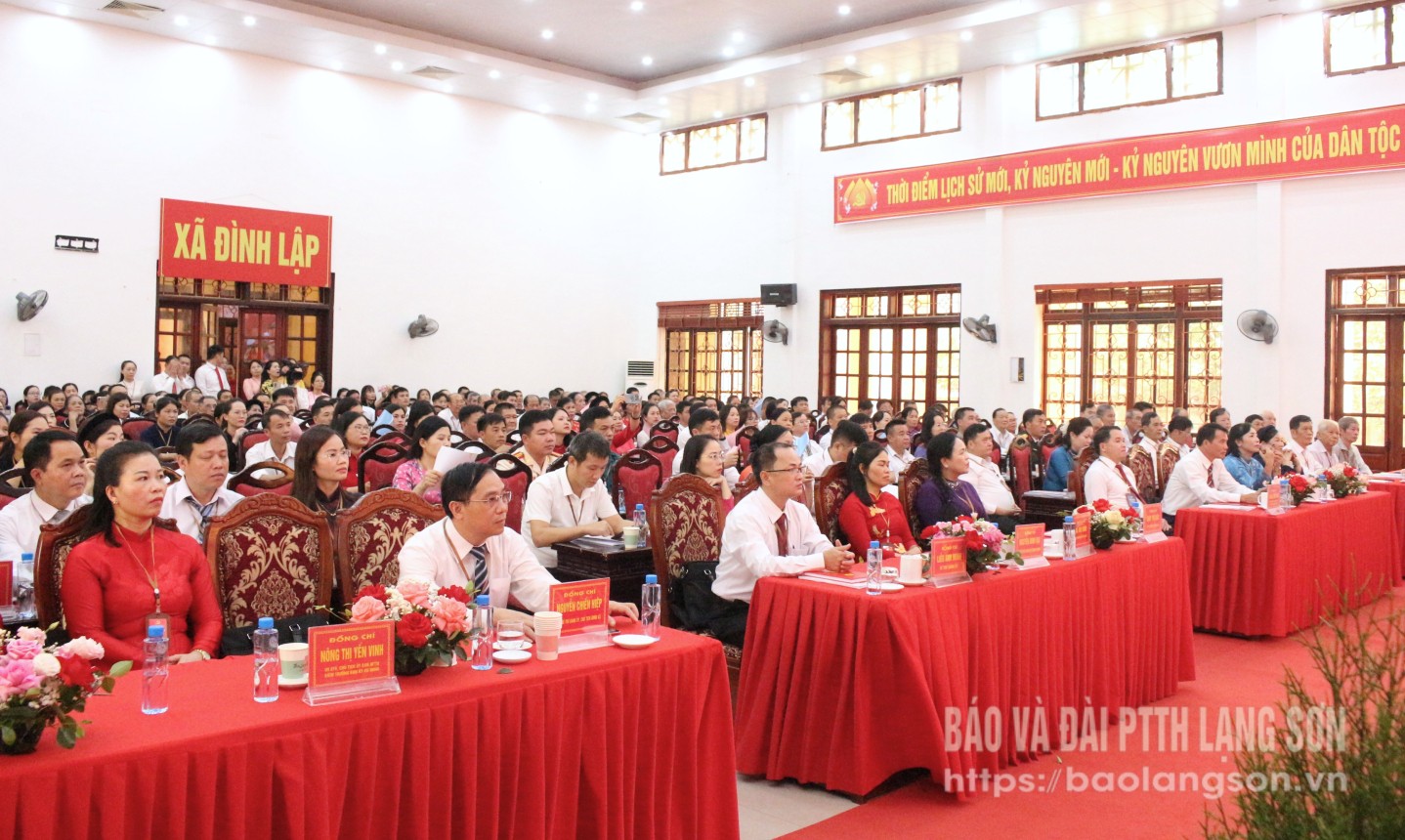 Các đại biểu dự đại hội