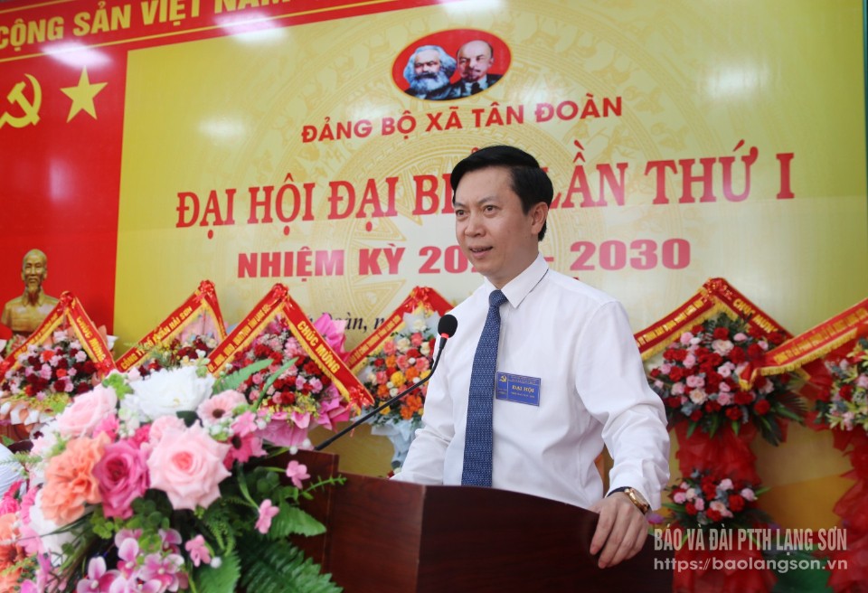 Đồng chí Nguyễn Hoàng Tùng, Ủy viên Ban Thường vụ Tỉnh ủy, Chủ tịch Ủy ban MTTQ VIệt Nam tỉnh phát biểu chỉ đạo đại hội