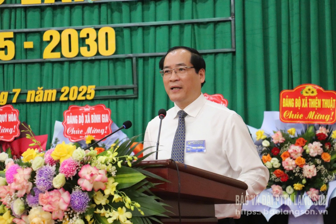 Đồng chí Dương Xuân Huyên, Ủy viên Ban Thường vụ Tỉnh ủy, Phó Chủ tịch Thường trực UBND tỉnh phát biểu tại Đại hội